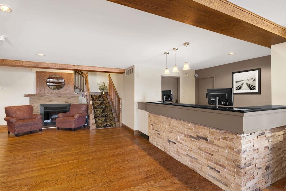 Country Inn & Suites Dartmouth Bagian luar foto