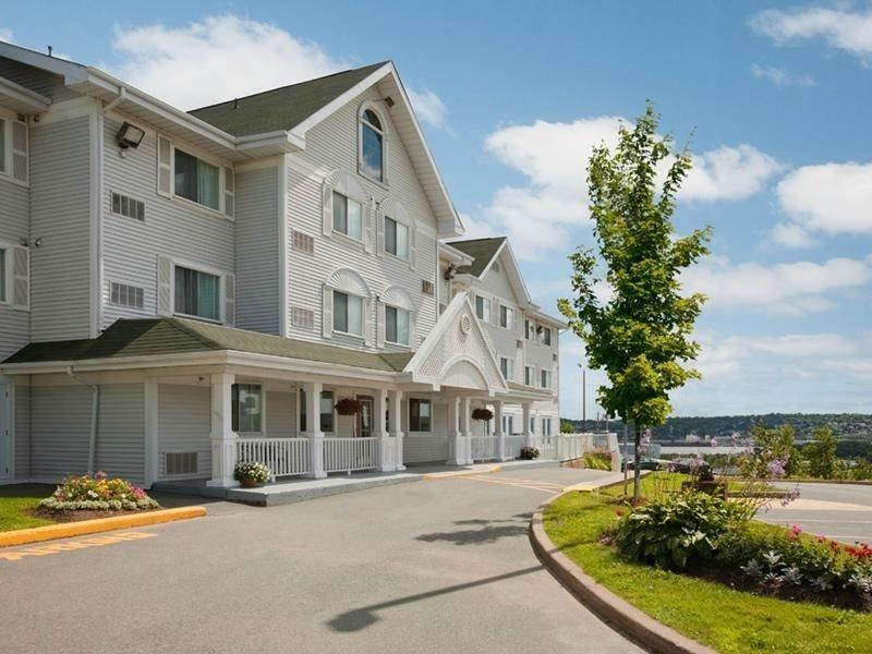 Country Inn & Suites Dartmouth Bagian luar foto