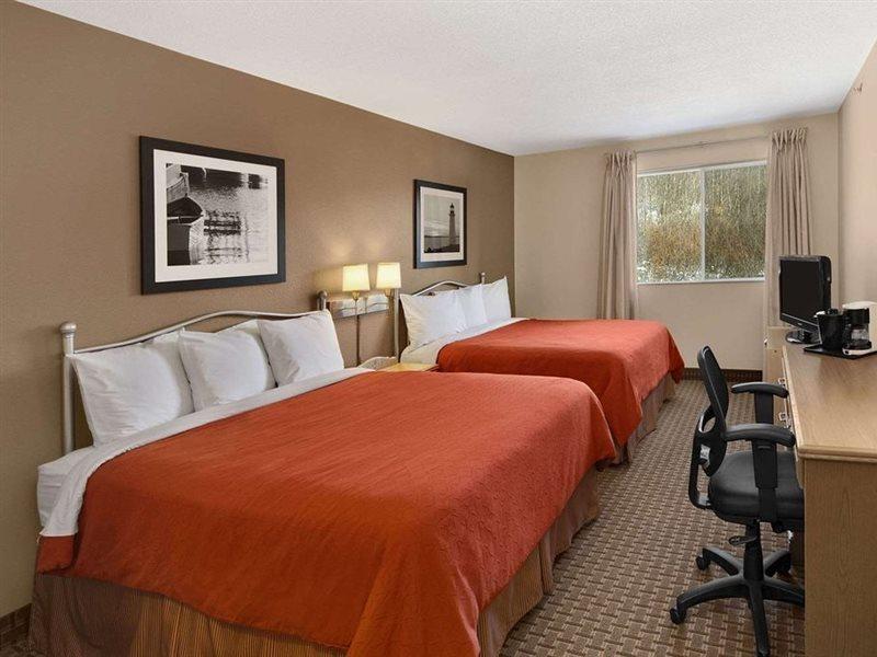 Country Inn & Suites Dartmouth Bagian luar foto