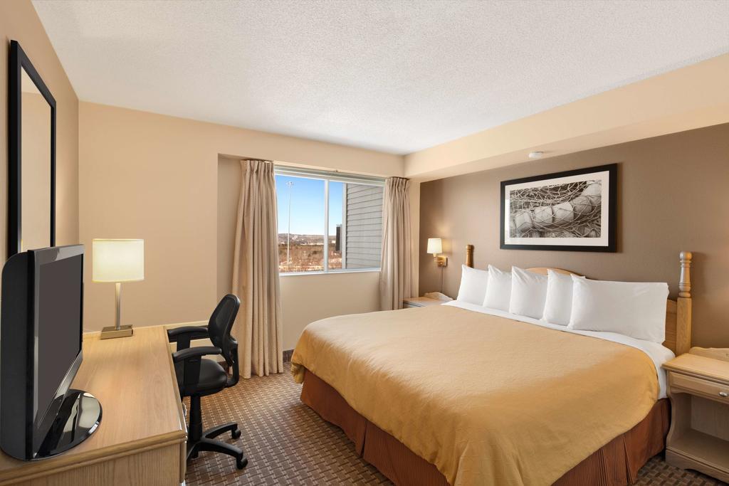 Country Inn & Suites Dartmouth Bagian luar foto