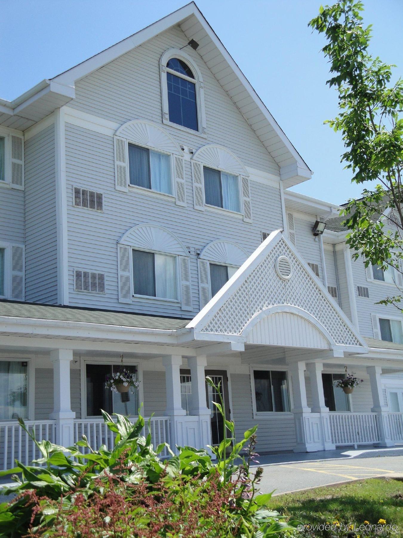 Country Inn & Suites Dartmouth Bagian luar foto