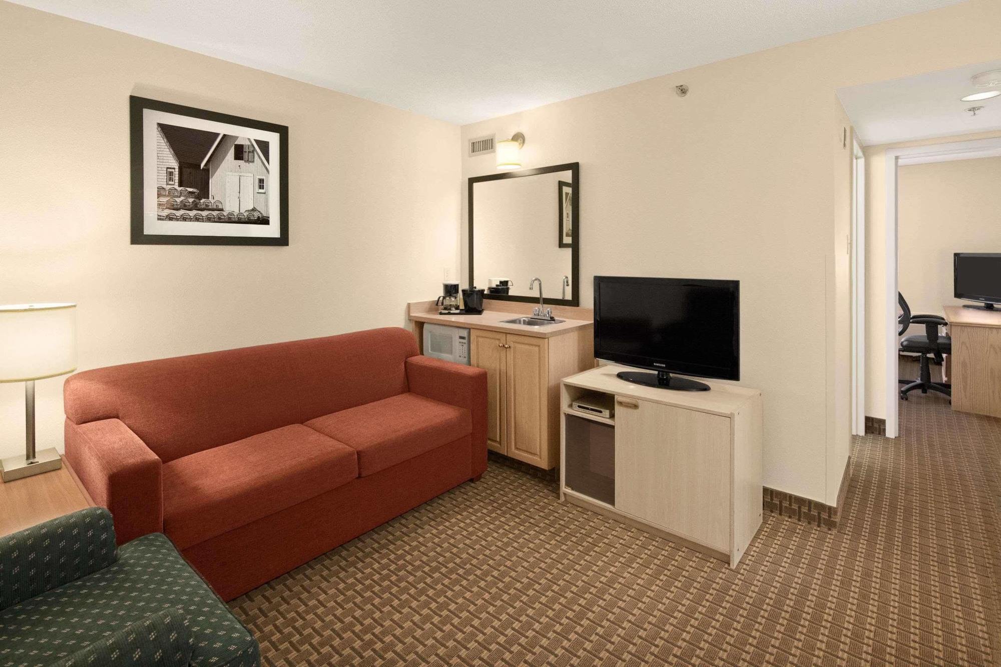 Country Inn & Suites Dartmouth Bagian luar foto