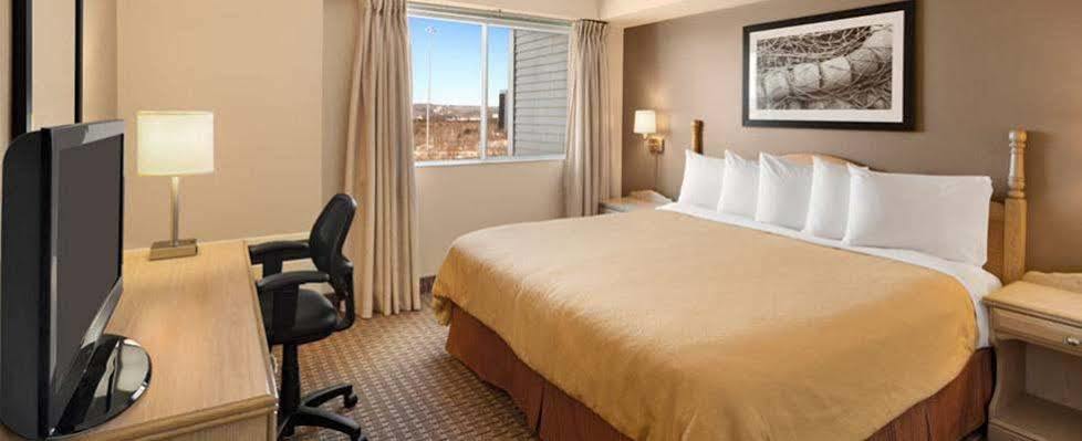 Country Inn & Suites Dartmouth Bagian luar foto